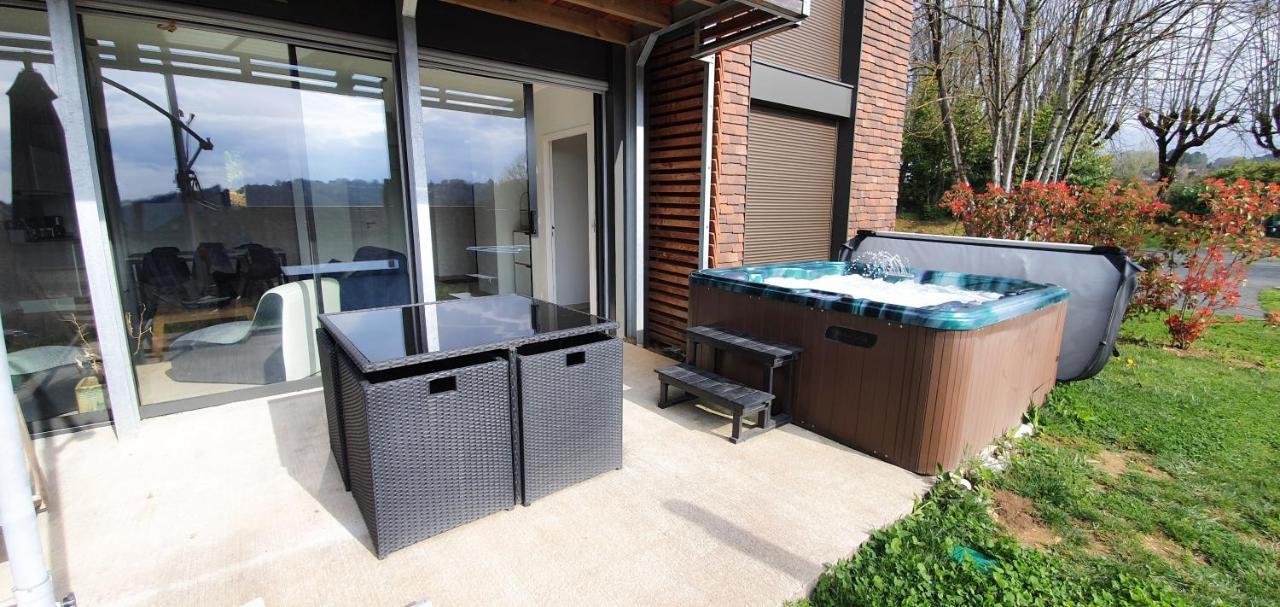 Villa Spacieuse Avec Jacuzzi Privatif Sarlat-la-Canéda Kültér fotó