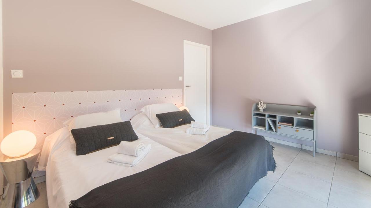 Villa Spacieuse Avec Jacuzzi Privatif Sarlat-la-Canéda Kültér fotó