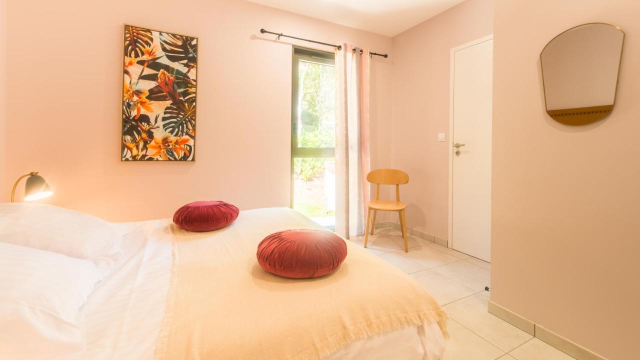 Villa Spacieuse Avec Jacuzzi Privatif Sarlat-la-Canéda Kültér fotó